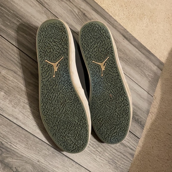 Men’s Air Jordan’s size 12 - Picture 2 of 4